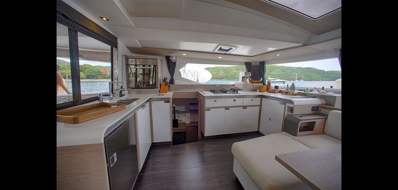 Charter Yacht EUPHORIA - Fountaine Pajot Elba 45 - 4 Cabins - Costa Rica