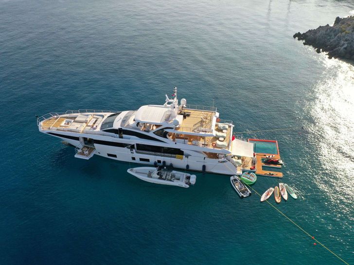 LOVE T Azimut Grande 35m - profile LOVE T Azimut Grande 35m - profile