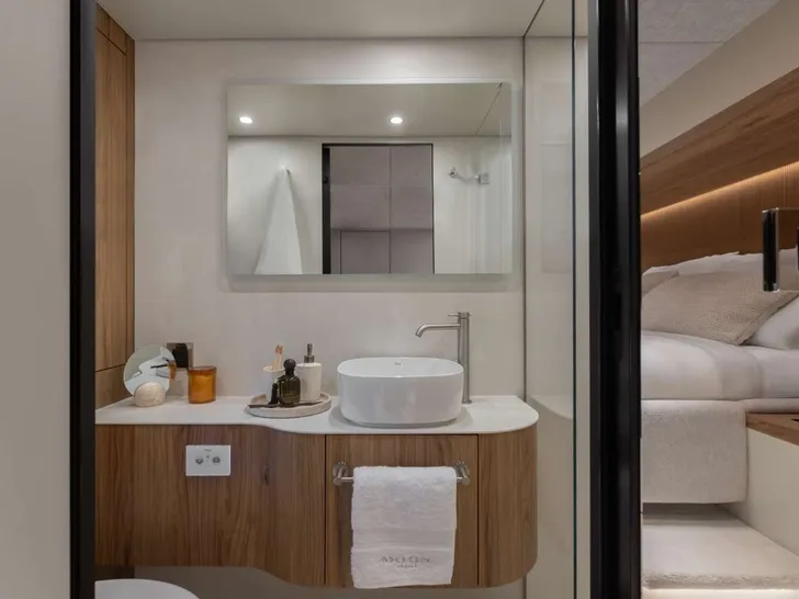 MOON 60 HULL 8 2025 - cabin 1 bathroom MOON 60 HULL 8 2025 - cabin 1 bathroom