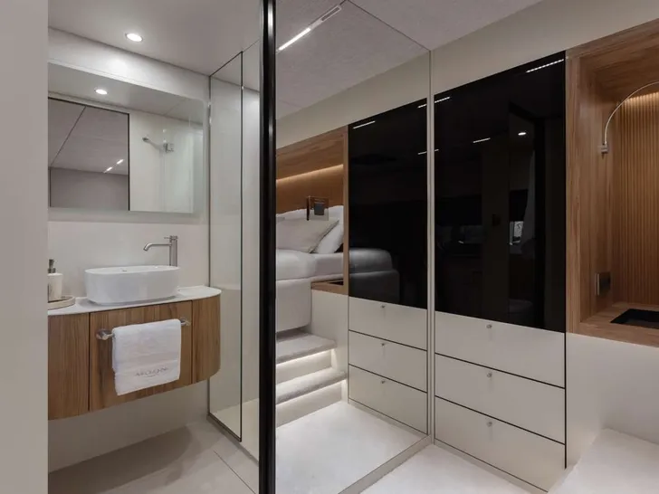 MOON 60 HULL 8 2025 - cabin 2 bathroom MOON 60 HULL 8 2025 - cabin 2 bathroom