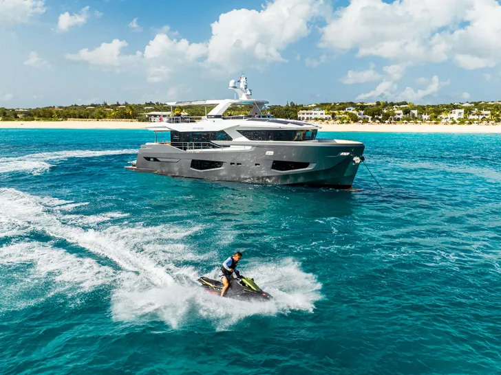 EXIT STRATEGY Numarine 26 XP - with the jet ski EXIT STRATEGY Numarine 26 XP - with the jet ski