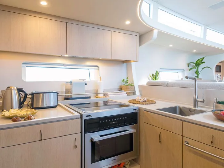 YUME YYacht Y7 - galley YUME YYacht Y7 - galley