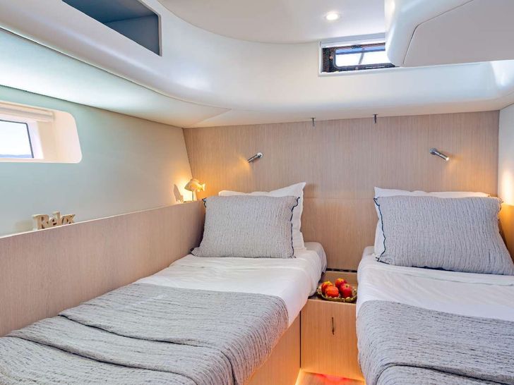 YUME YYacht Y7 - twin cabin 1 YUME YYacht Y7 - twin cabin 1