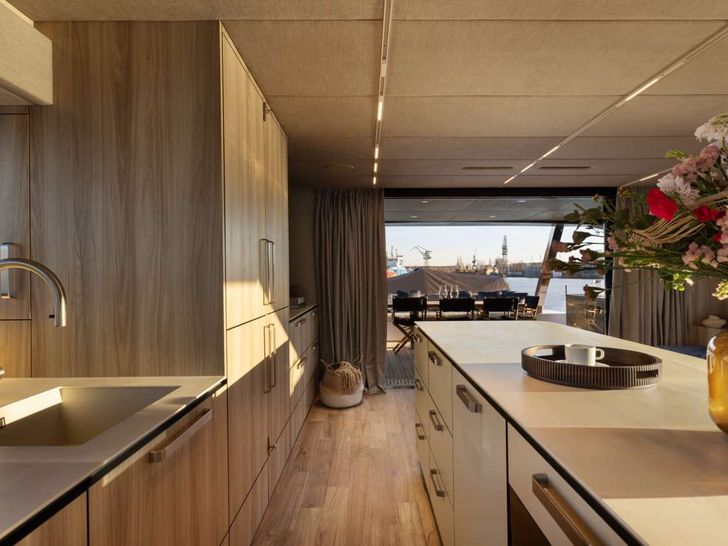 SAIDEIRA Moon Yacht 60 Galley Salon SAIDEIRA Moon Yacht 60 Galley Salon