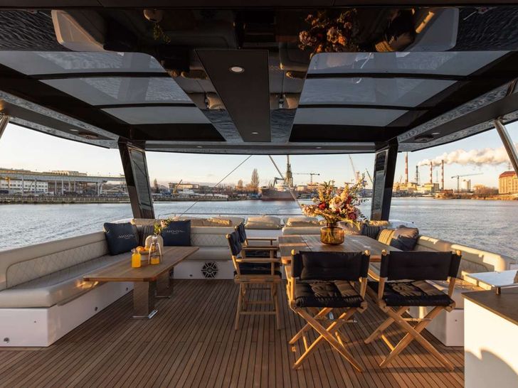 SAIDEIRA Moon Yacht 60 Flybridge SAIDEIRA Moon Yacht 60 Flybridge