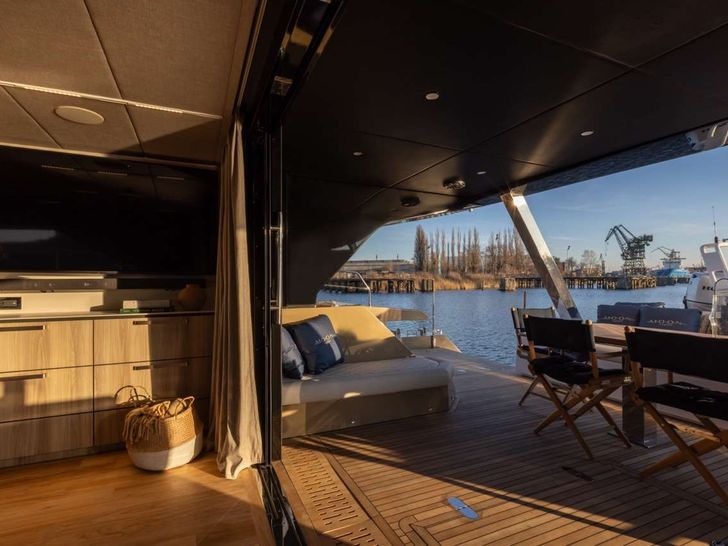 SAIDEIRA Moon Yacht 60 Aft Deck SAIDEIRA Moon Yacht 60 Aft Deck