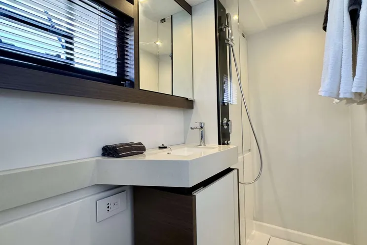 Charter Yacht BRU SEA - Leopard 53 - 3 Cabins - Nassau - Exumas - Bahamas