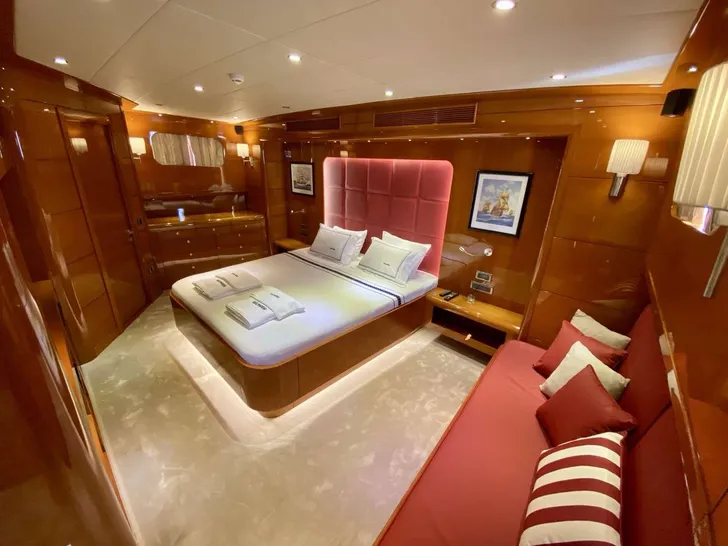 CANARIA Custom 37m - VIP cabin 1 CANARIA Custom 37m - VIP cabin 1
