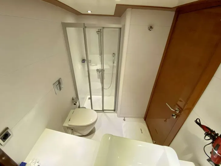 CANARIA Custom 37m - VIP cabin 1 bathroom CANARIA Custom 37m - VIP cabin 1 bathroom