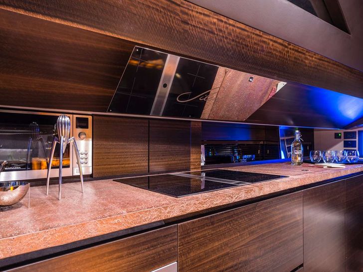 GIGRECA Admiral Silent 76 - galley GIGRECA Admiral Silent 76 - galley