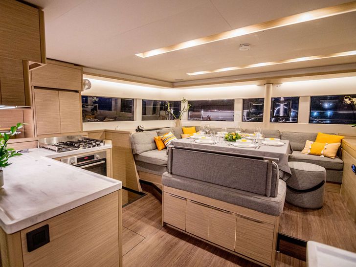 BABALU 51 Lagoon 51 - interior BABALU 51 Lagoon 51 - interior