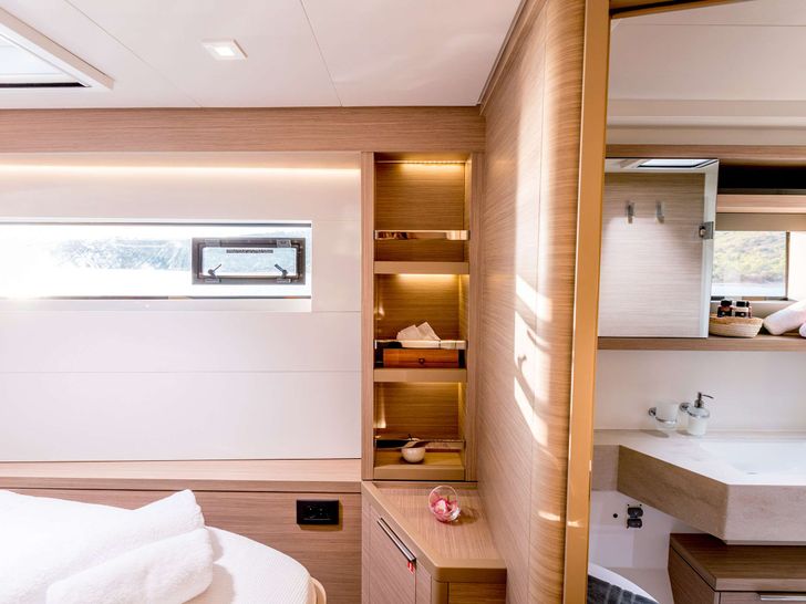 BABALU 51 Lagoon 51 - master cabin and bathroom BABALU 51 Lagoon 51 - master cabin and bathroom