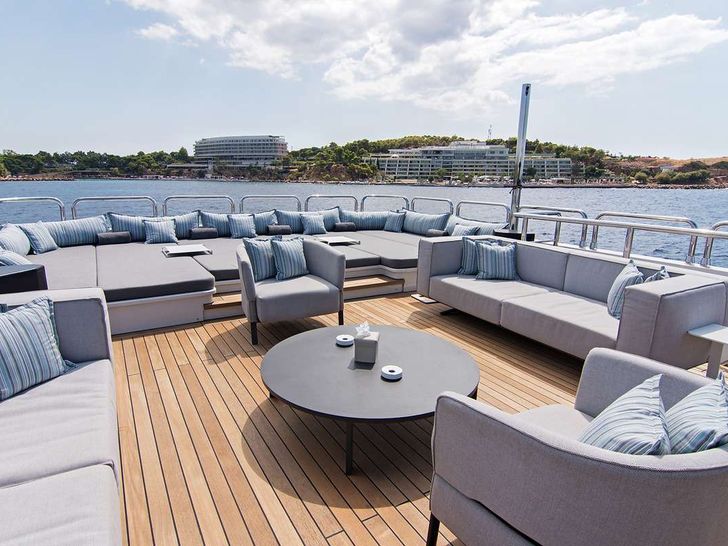 MOKA Miss Tor Yacht 50m - flybridge seating