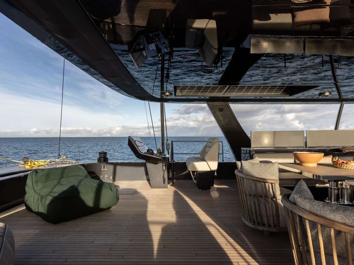 OTOCTONE Sunreef 80 - flybridge aft OTOCTONE Sunreef 80 - flybridge aft