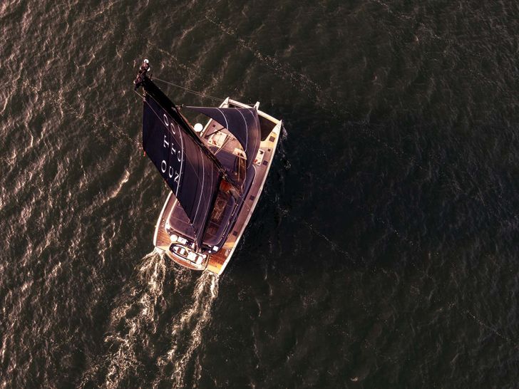 OTOCTONE Sunreef 80 - aerial shot cruising OTOCTONE Sunreef 80 - aerial shot cruising