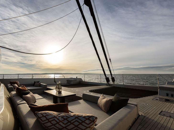 OTOCTONE Sunreef 80 - foredeck OTOCTONE Sunreef 80 - foredeck