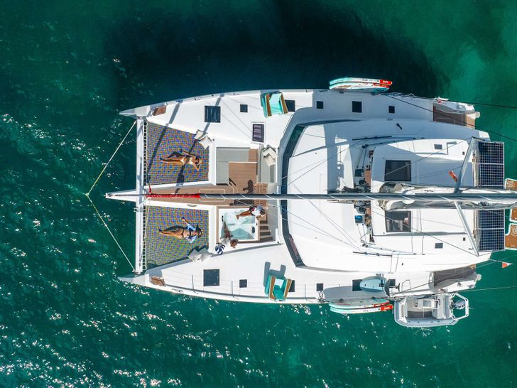 LIQUID SKY Fountaine Pajot Alegria 67 - top aerial shot LIQUID SKY Fountaine Pajot Alegria 67 - top aerial shot