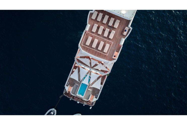 Charter Yacht WHITE PEARL - Custom Yacht 56m - 13 Cabins - Male - Maldives - Indian Ocean - Southeast Asia