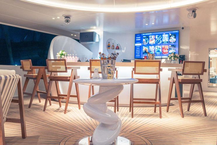 Charter Yacht WHITE PEARL - Custom Yacht 56m - 13 Cabins - Male - Maldives - Indian Ocean - Southeast Asia