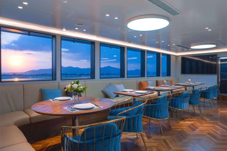 Charter Yacht WHITE PEARL - Custom Yacht 56m - 13 Cabins - Male - Maldives - Indian Ocean - Southeast Asia