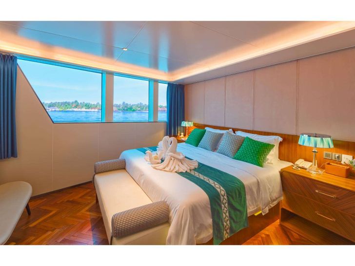 WHITE PEARL Custom Yacht 56m - master cabin WHITE PEARL Custom Yacht 56m - master cabin