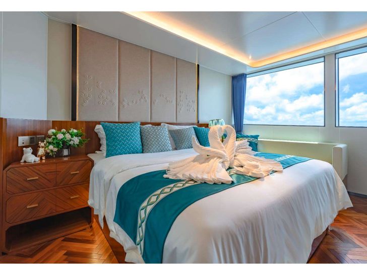WHITE PEARL Custom Yacht 56m - VIP cabin WHITE PEARL Custom Yacht 56m - VIP cabin