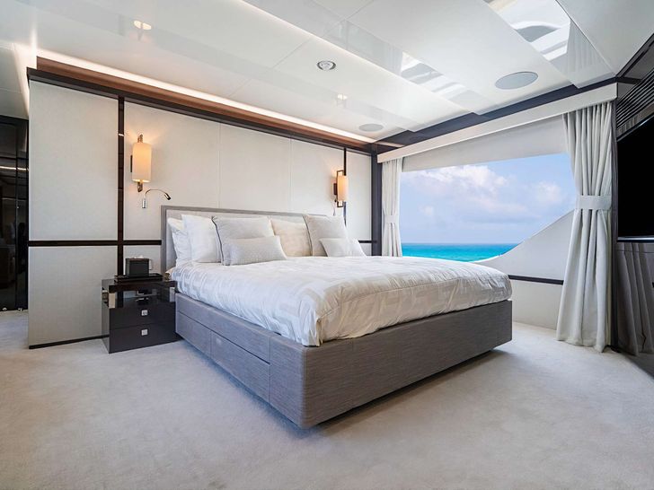 QUANTUM Sunseeker 92 - master cabin QUANTUM Sunseeker 92 - master cabin