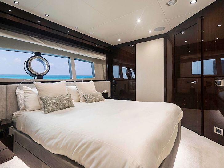 QUANTUM Sunseeker 92 - VIP cabin QUANTUM Sunseeker 92 - VIP cabin