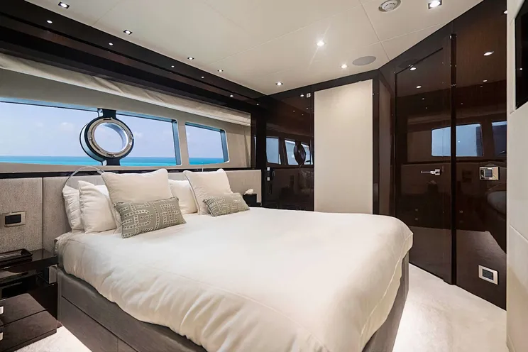Charter Yacht QUANTUM - Sunseeker 92 - 5 Cabins - Trogir - Split - Dubrovnik - Hvar - Croatia