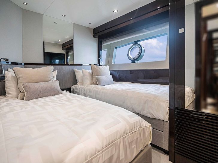 QUANTUM Sunseeker 92 - twin cabin QUANTUM Sunseeker 92 - twin cabin