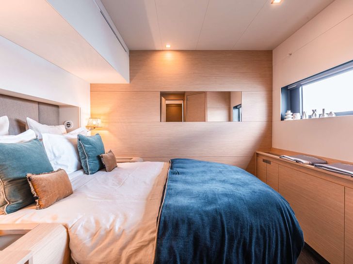 THE BLUE DREAM Fountaine Pajot 67 - VIP cabin 1 THE BLUE DREAM Fountaine Pajot 67 - VIP cabin 1