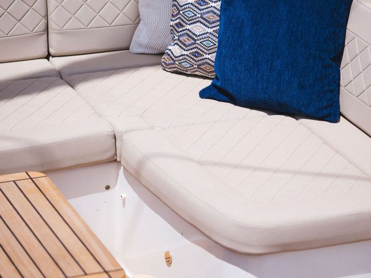 DESSUS Sunreef 60 - aft seating DESSUS Sunreef 60 - aft seating
