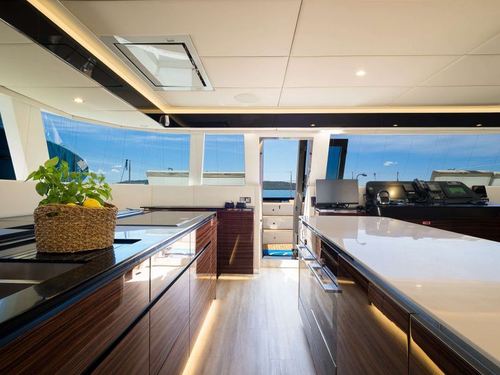 DESSUS Sunreef 60 - galley DESSUS Sunreef 60 - galley