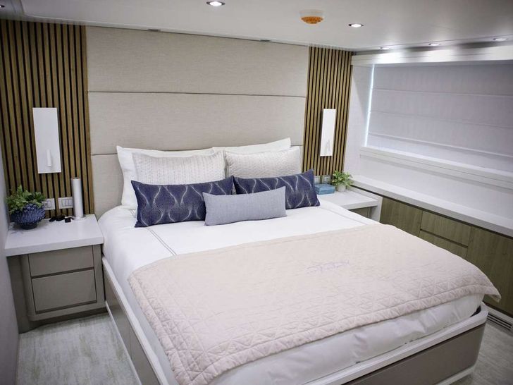 DADDY Sanlorenzo SL108 VIP cabin 2 DADDY Sanlorenzo SL108 VIP cabin 2