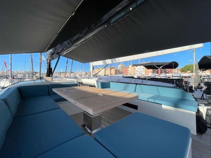 MAHINA 3 CNB Bordeaux 21m - upper deck dining area MAHINA 3 CNB Bordeaux 21m - upper deck dining area