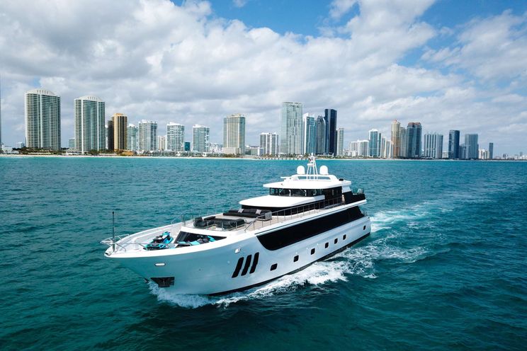 Charter Yacht PRIVILEGE - WHS Custom 34m - 4 Cabins - Nassau - Exumas - Bahamas