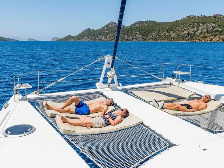 ZORBA CAT Fountaine Pajot Eleuthera 60 foredeck trampolines ZORBA CAT Fountaine Pajot Eleuthera 60 foredeck trampolines