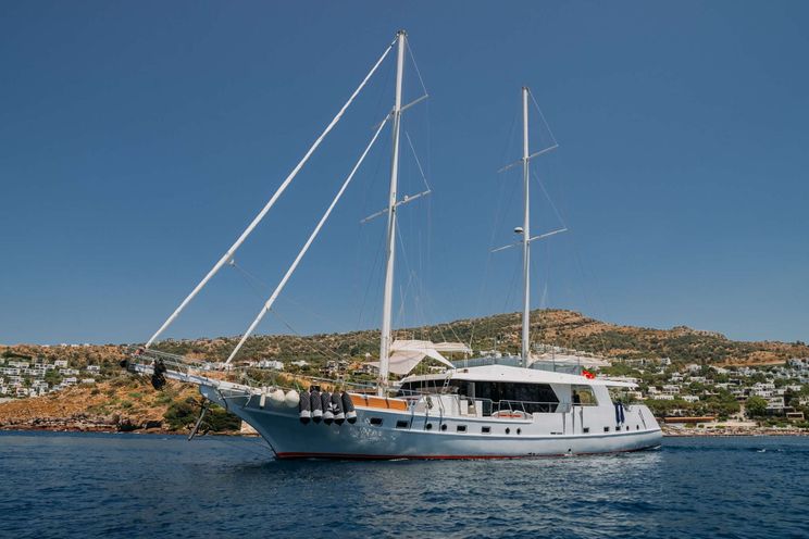 Charter Yacht S4 - Custom Gulet Motor Sailor 35m - 5 Cabins - Bodrum - Marmaris - Gocek - Turkey
