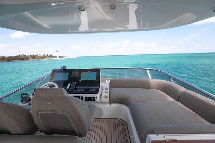 Charter Yacht GEISHA - Azimut 60 Fly - 3 Cabins - Nassau - Exumas - Bahamas
