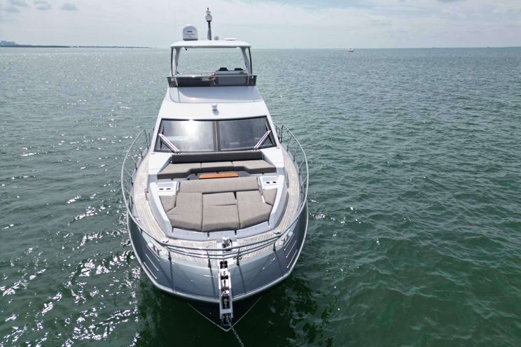 Charter Yacht GEISHA - Azimut 60 Fly - 3 Cabins - Nassau - Exumas - Bahamas