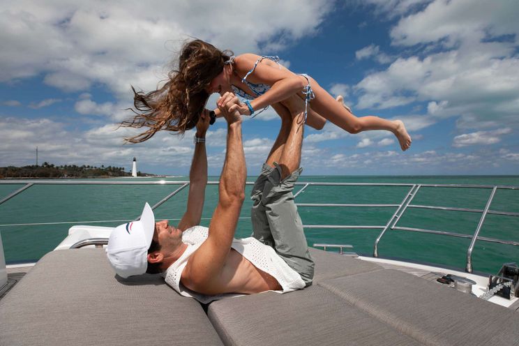 Charter Yacht GEISHA - Azimut 60 Fly - 3 Cabins - Nassau - Exumas - Bahamas