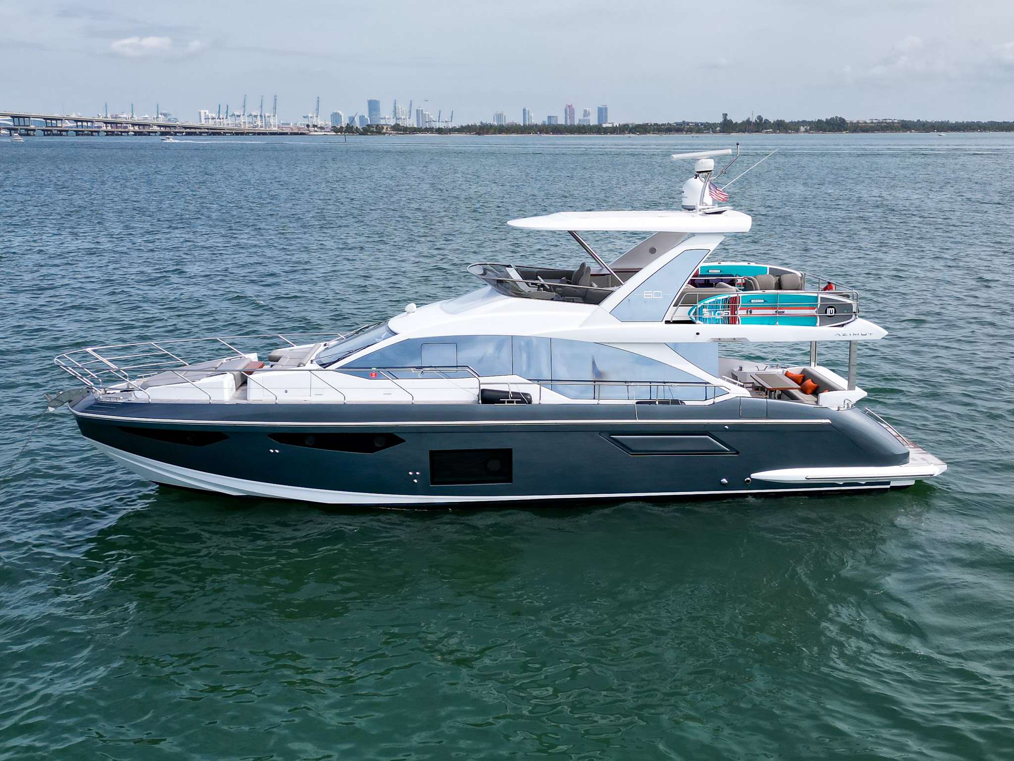 Charter Yacht GEISHA - Azimut 60 Fly - 3 Cabins - Nassau - Exumas - Bahamas