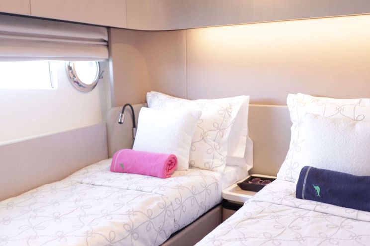 Charter Yacht GEISHA - Azimut 60 Fly - 3 Cabins - Nassau - Exumas - Bahamas