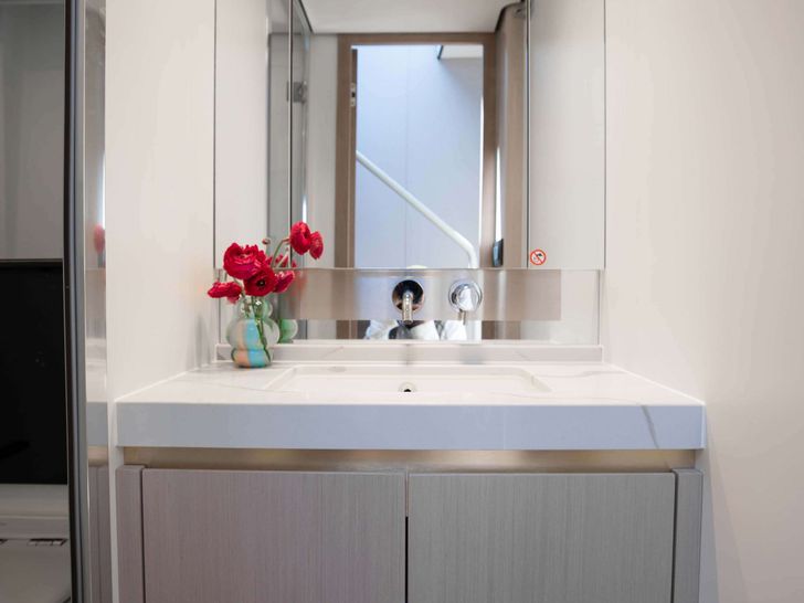 GEISHA Azimut 60 Fly - VIP cabin 1 bathroom GEISHA Azimut 60 Fly - VIP cabin 1 bathroom