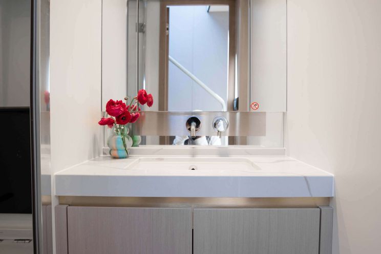 Charter Yacht GEISHA - Azimut 60 Fly - 3 Cabins - Nassau - Exumas - Bahamas