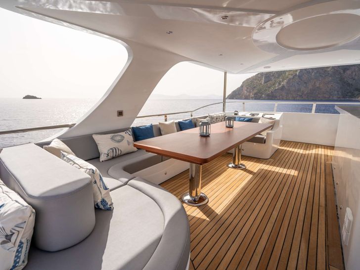 LAVIN Custom Motor Yacht 26m - flybridge LAVIN Custom Motor Yacht 26m - flybridge