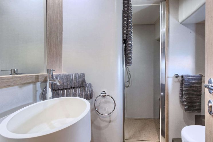 Charter Yacht KIMON - Ferretti 620 - 3 Cabins - Split - Dubrovnik - Hvar - Croatia