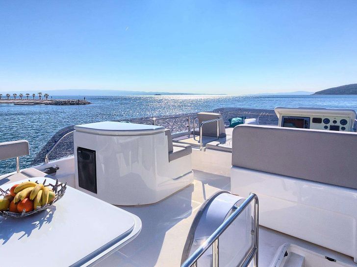 KIMON Ferretti 620 - flybridge KIMON Ferretti 620 - flybridge