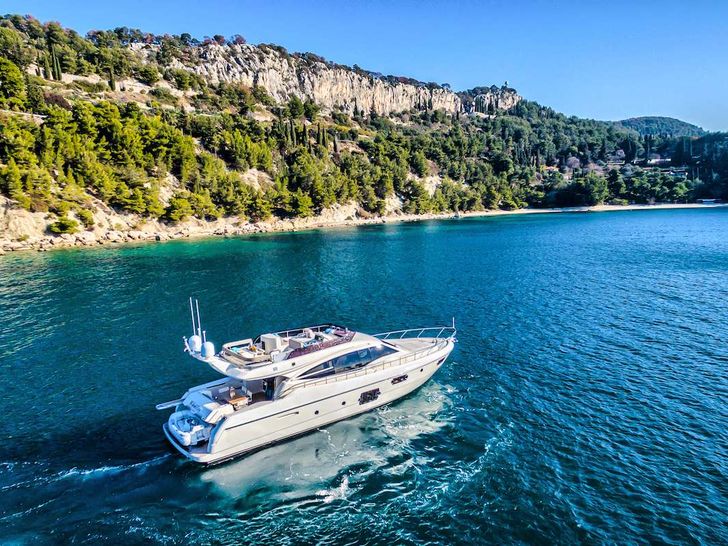 KIMON Ferretti 620 - cruising side shot KIMON Ferretti 620 - cruising side shot