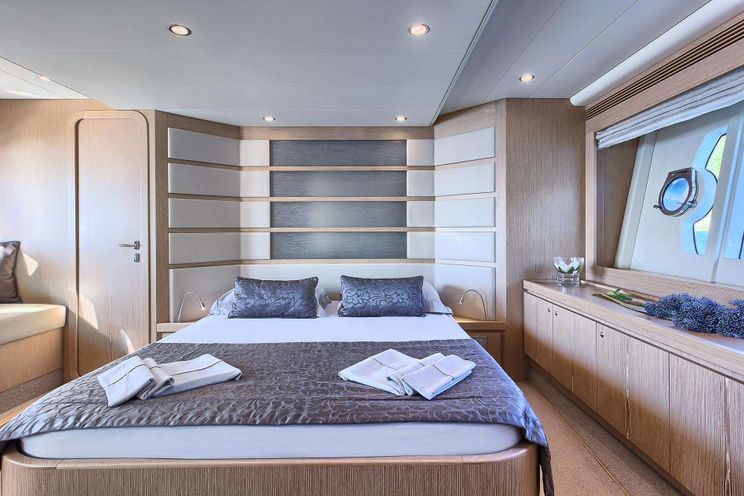 Charter Yacht KIMON - Ferretti 620 - 3 Cabins - Split - Dubrovnik - Hvar - Croatia